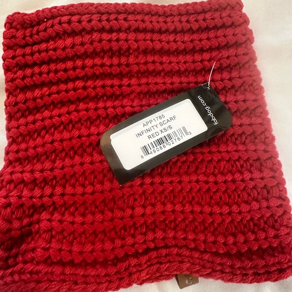 FabDog knit Infinity Scarf - Picture 2 of 7